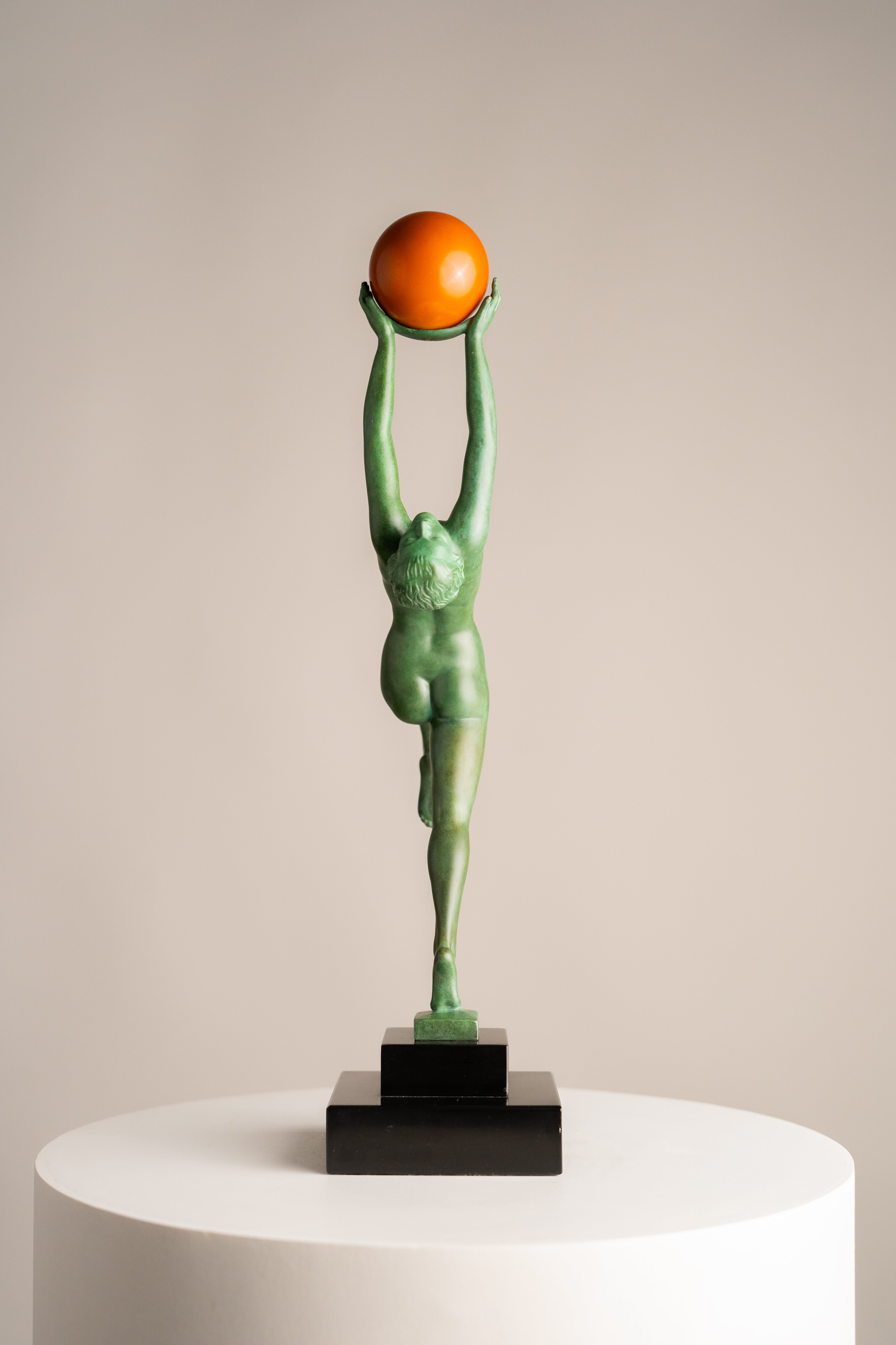 Max Le Verrier - Statue Art Deco - Jeu - Bakelite – Fibonacci Arte