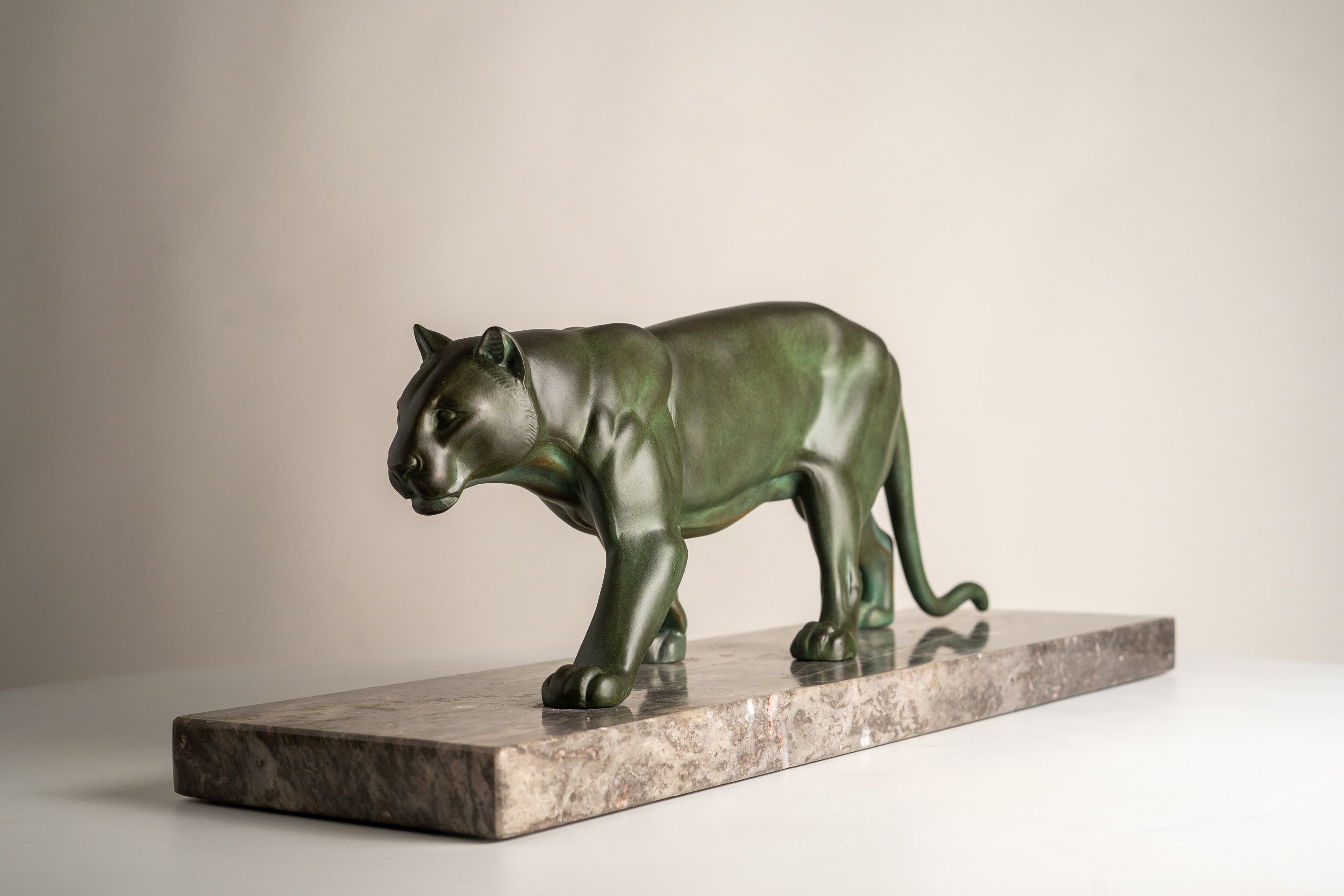 M. Leducq - Art Deco Sculpture of a Panther