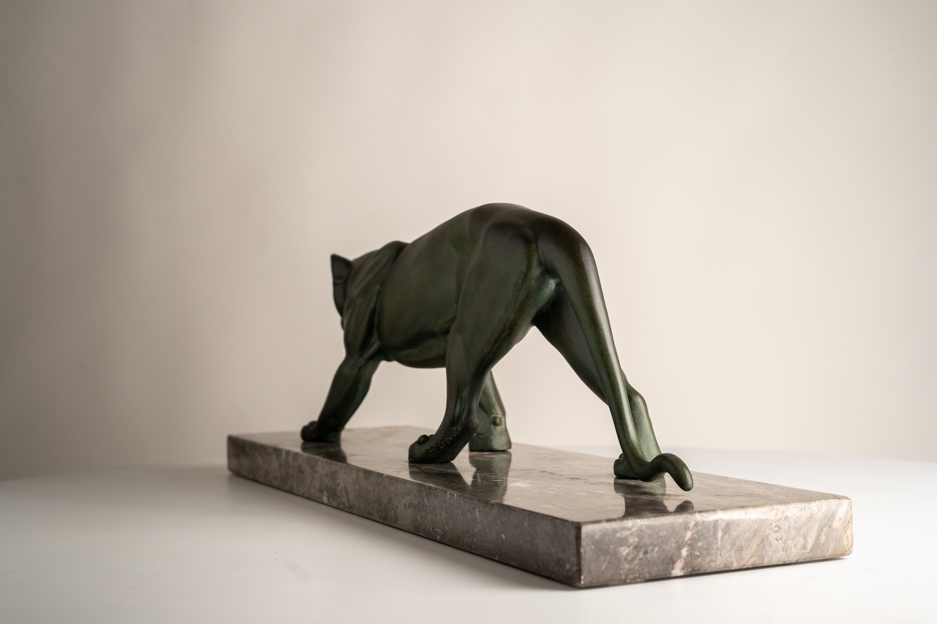 M. Leducq - Art Deco Sculpture of a Panther