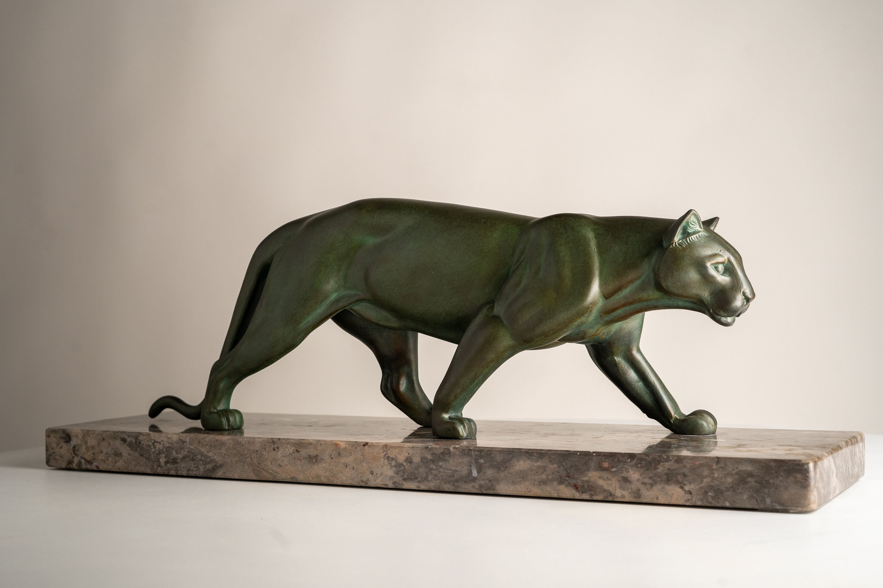 M. Leducq - Art Deco Sculpture of a Panther