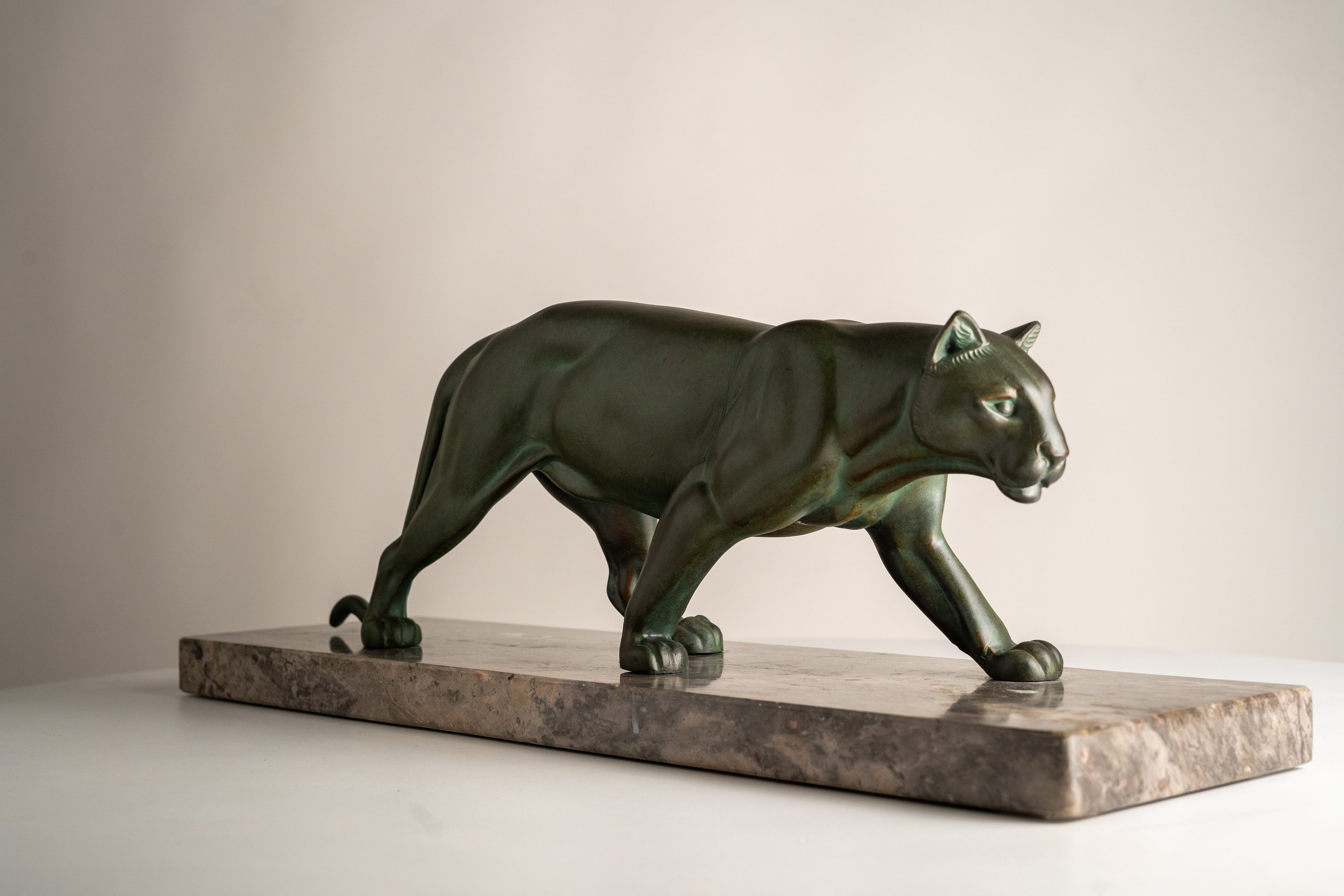 M. Leducq - Art Deco Sculpture of a Panther