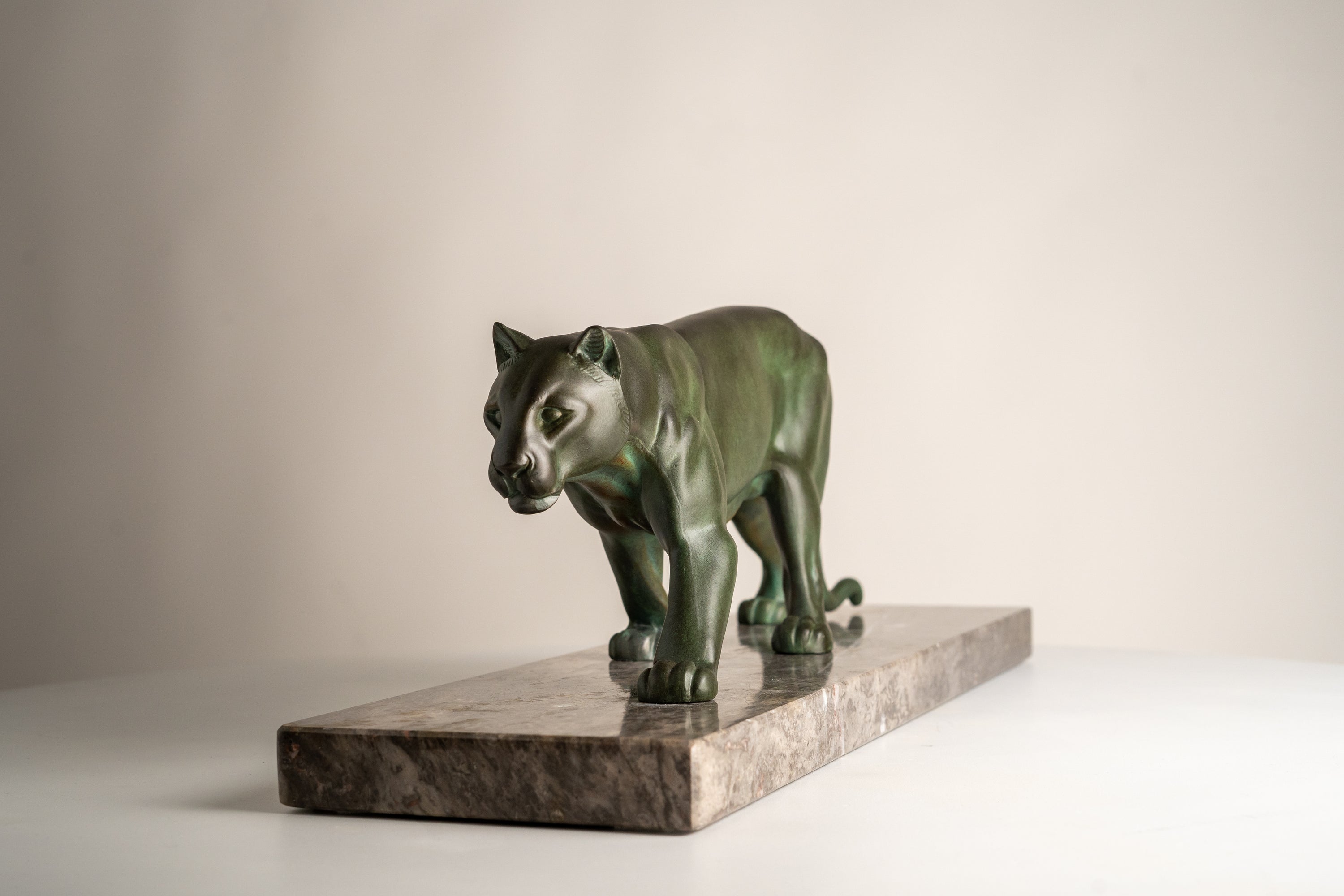 M. Leducq - Art Deco Sculpture of a Panther